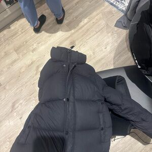 ARITZIA Black SUPERPUFF Puffer Jacket Shorty Medium